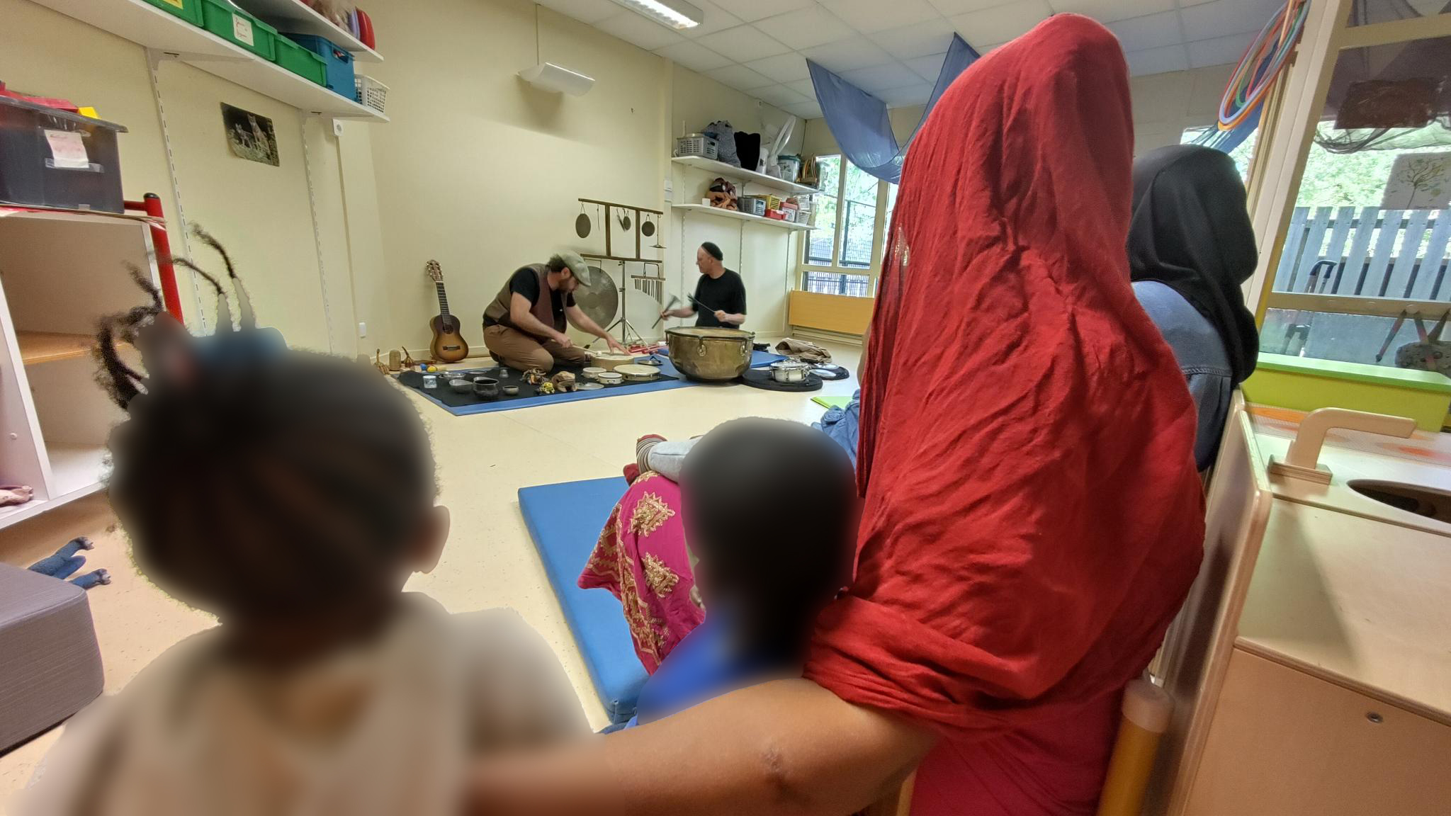 Lundi 20 avril EAJE les Genêts : clap 2ème atelier sur 6 !