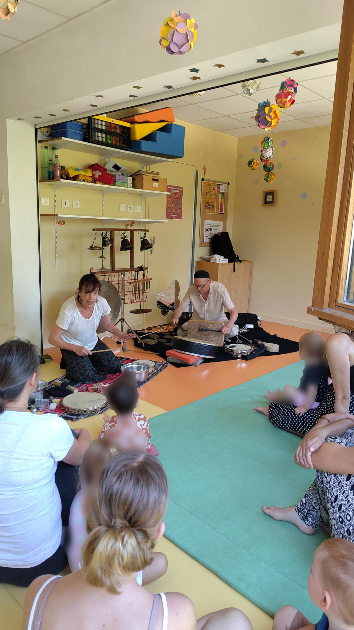 La FORCE de l&rsquo;écoute et des interactions via la musique improvisée